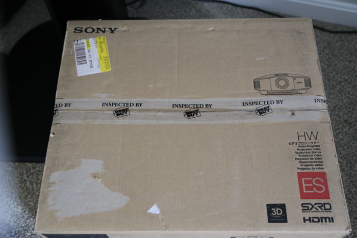 Sony VPL-HW40ES  New Unopened Projector