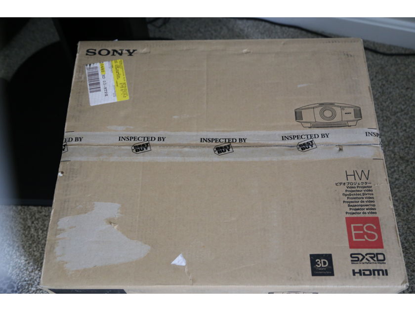 Sony VPL-HW40ES  New Unopened Projector