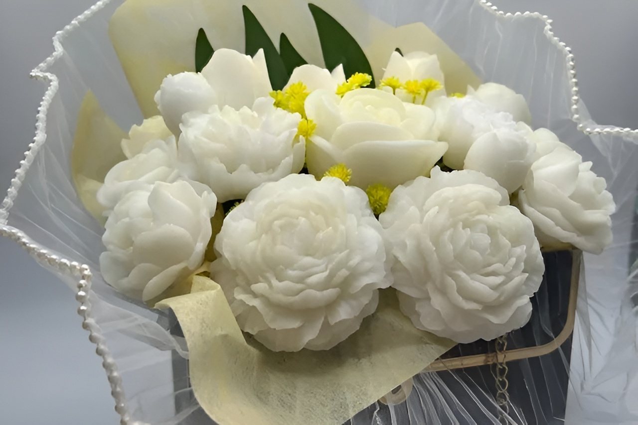 White Rose & Bergamot Soap Flower Handbag Bouquet/Arrangement - Image 6