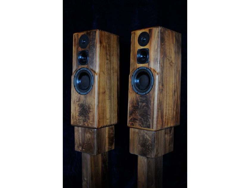 Daedalus Audio Reference Series DA-RMa full-range stand mount loudspeakers