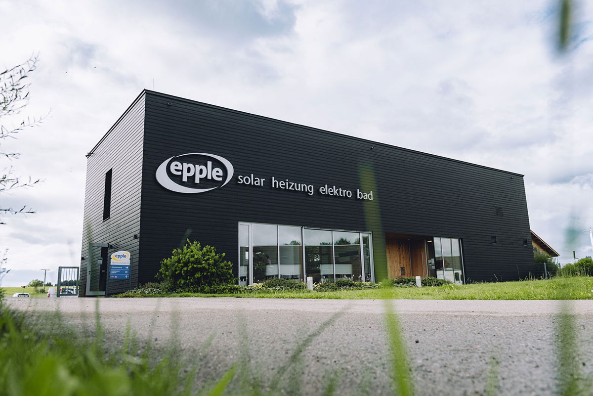 Das moderne Hauptgebäude der Firma Epple