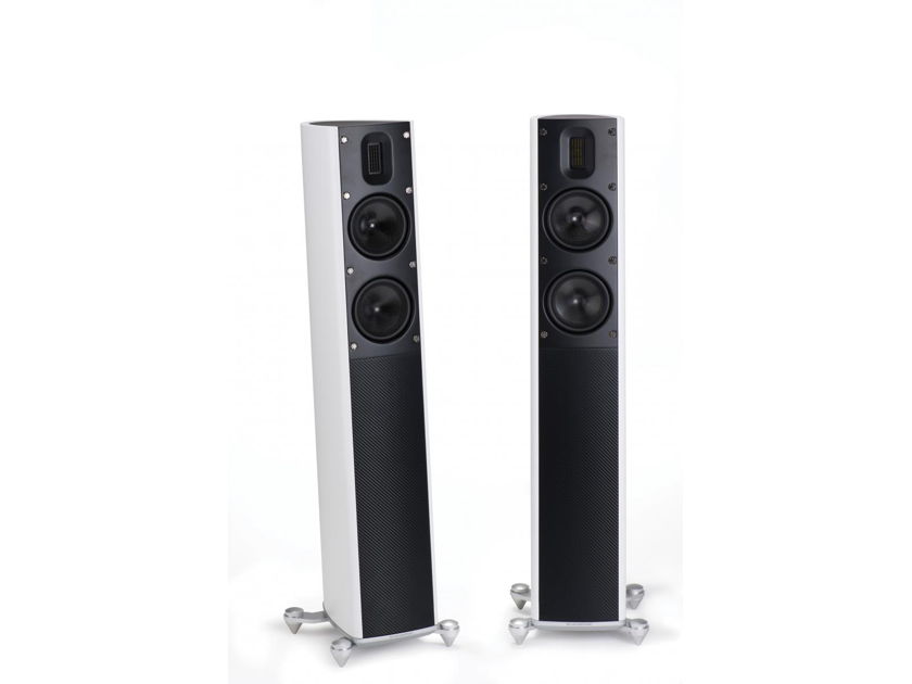 Scansonic  MB2.5 speakers, white.  Like new display model. Raidho design