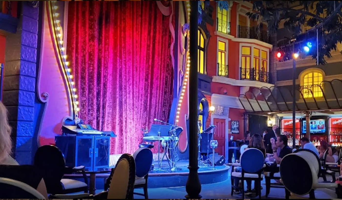 Le Cabaret Bar at Paris Las Vegas
