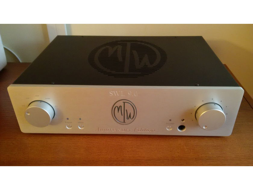 ModWright  LLC SWL-9.0 Anniversary Edition Tube Preamp. Mint Condition - As New in Box