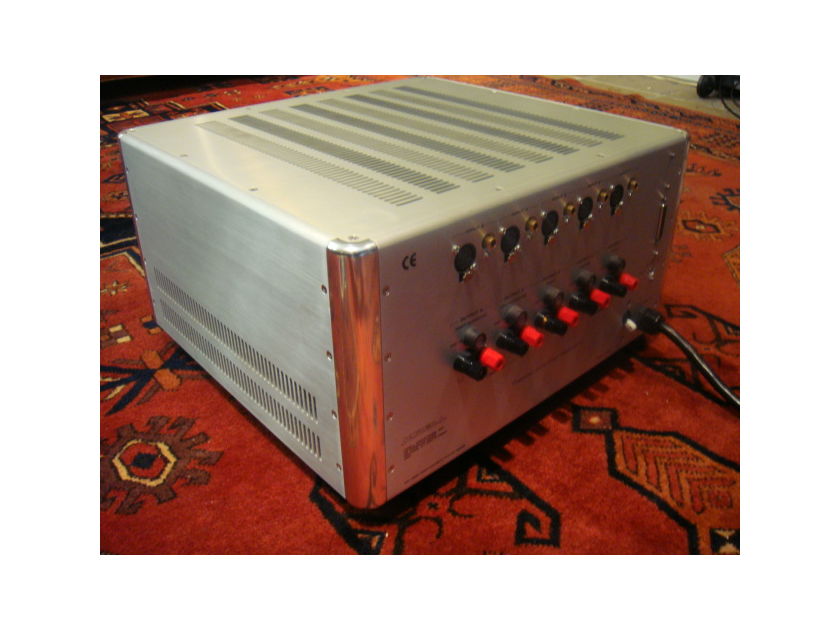 KRELL  TAS  5 Channel amp with box  9 rating