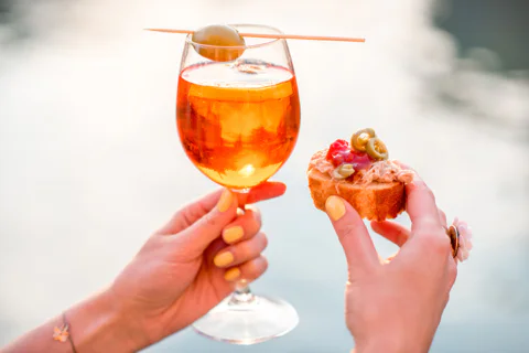 Food Tasting Tour with Cicchetti Dishes and Wine