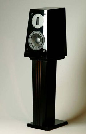 LAWRENCE AUDIO PARTY 1'S, DEMO, INCLUDES CUSTOM  STANDS...