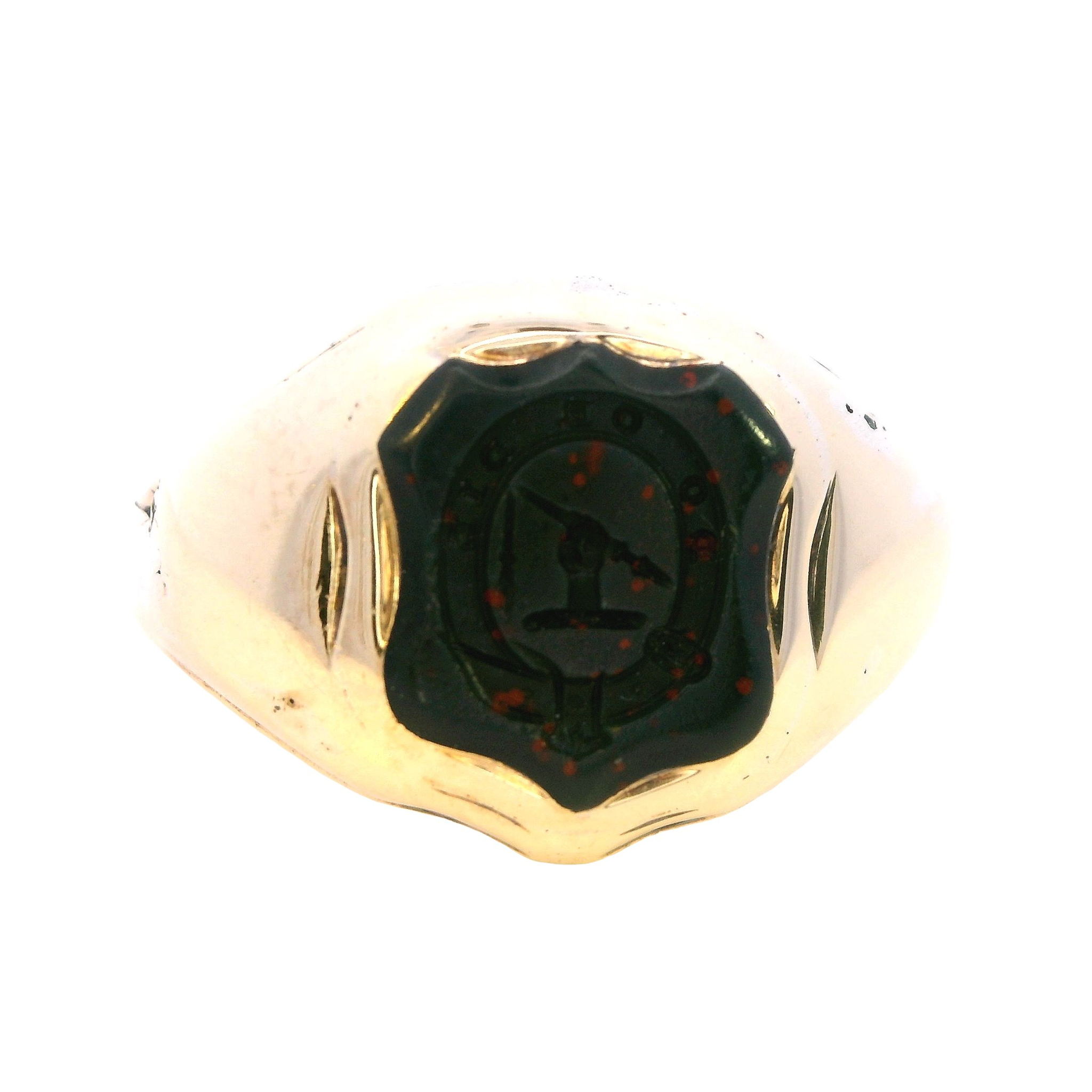 Man' s 9ct Yellow Gold Bloodstone Signet Ring