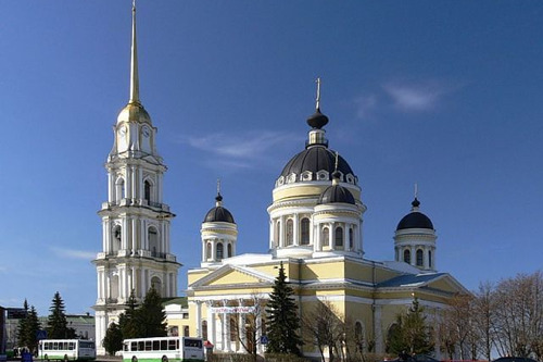 Экскурсия в Рыбинск: Петербург в миниатюре