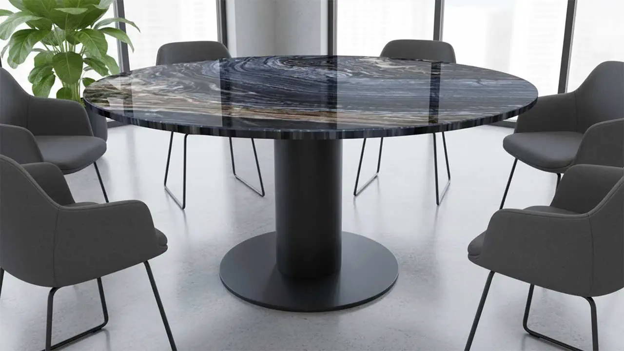 Runde Besprechungstische mit Marmor