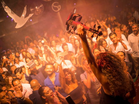 Electornic violin show at Lio Ibiza