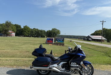2018 HONDA GOLD WING AUTOMATIC DCT motorcycle for rent near VASS, NC