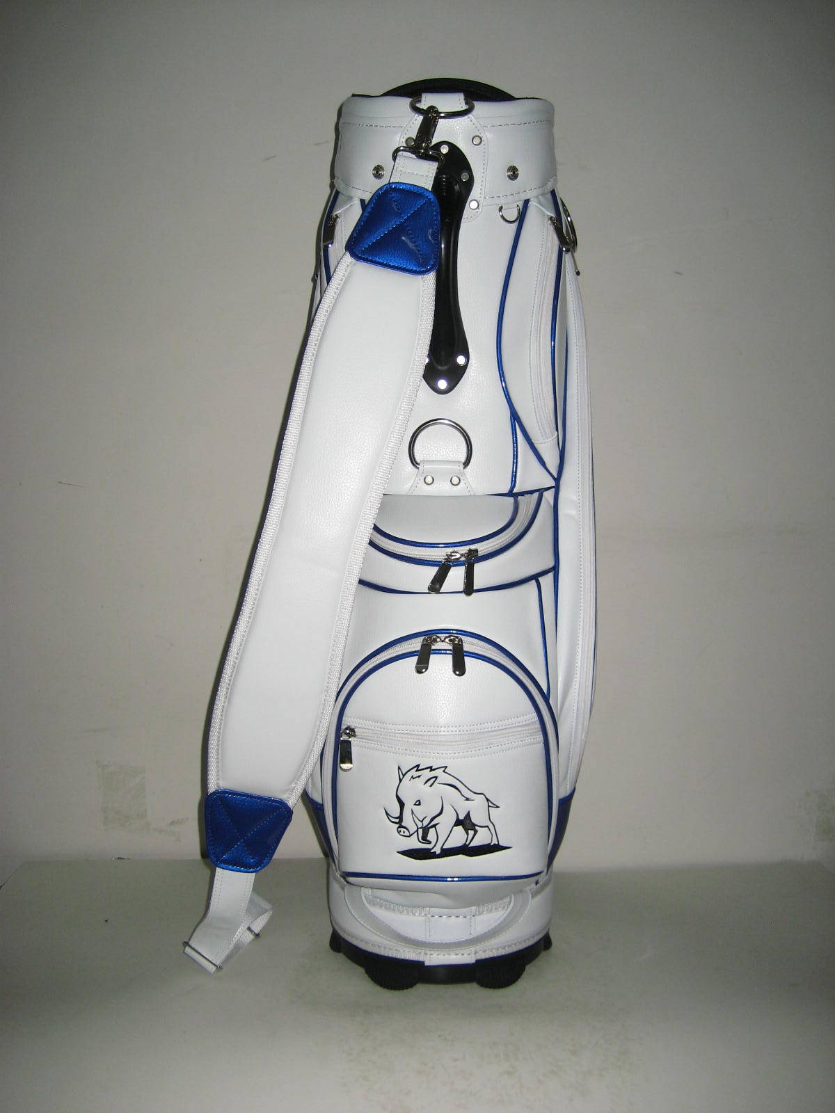 Customised football club golf bags by Golf Custom Bags 122