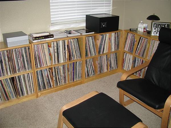 2) My VPI 16.5 in the background.