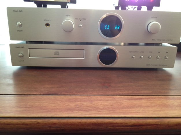 Music Hall 25.2 Integrated Amp and CD Player 25.2 Price...