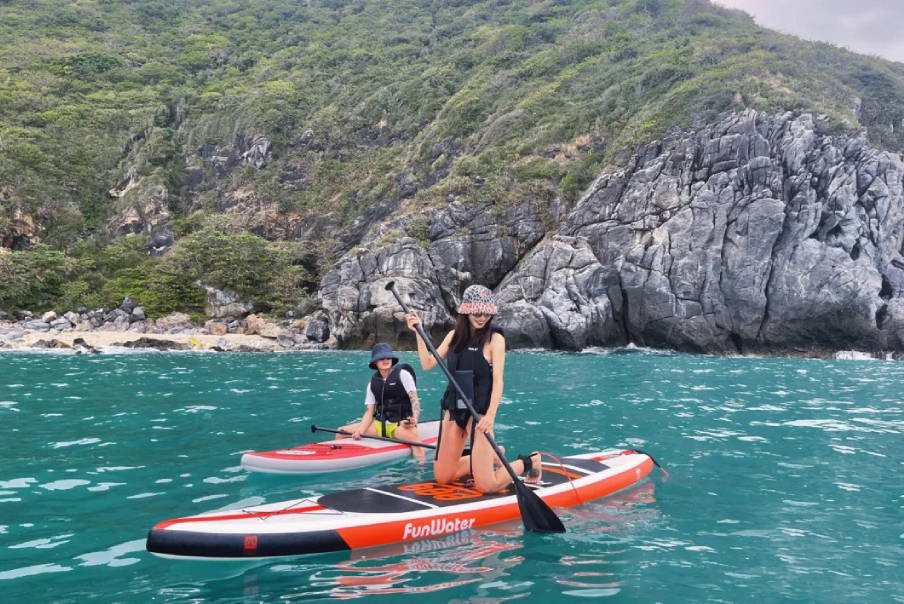 Funwater inflatable paddle board for beginners