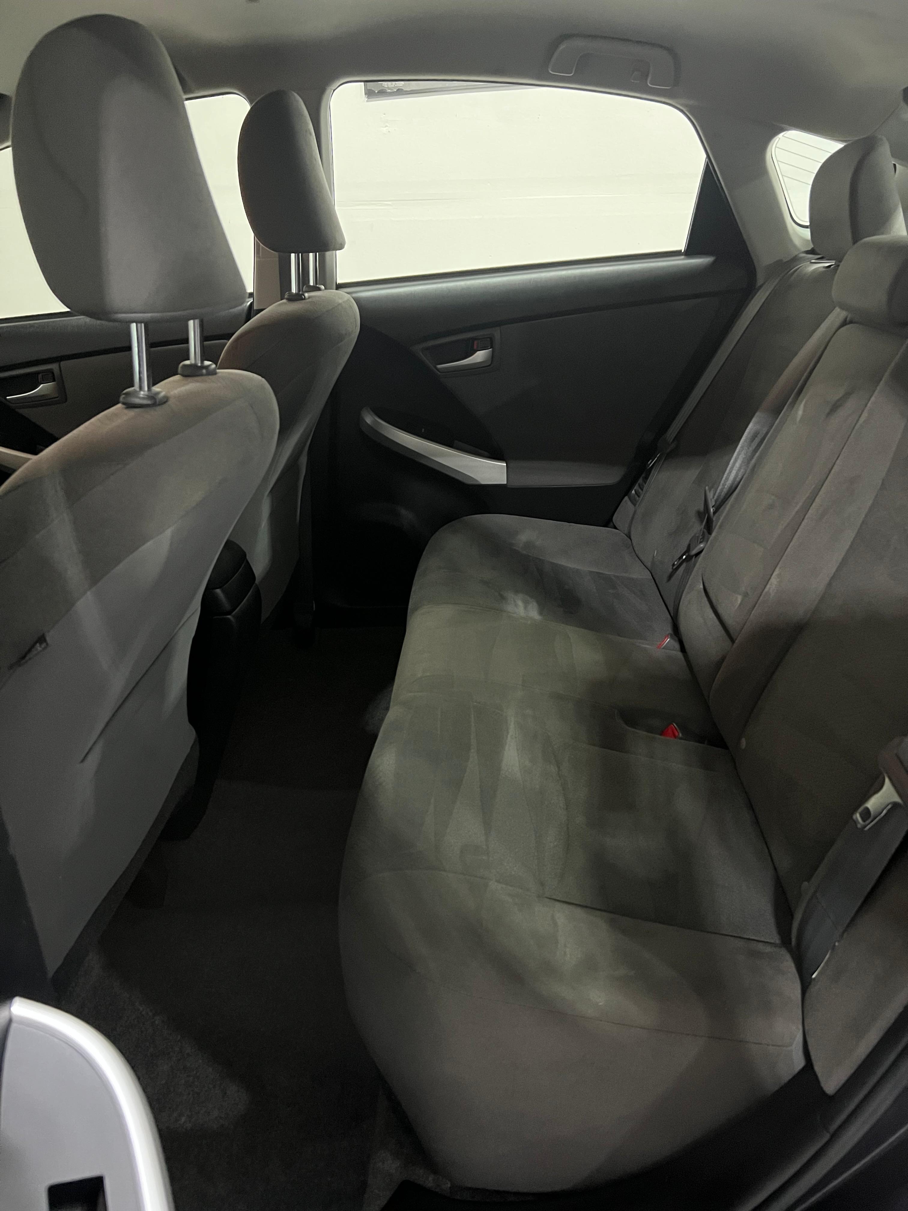 2014 Toyota Prius Plug-In Hybrid 8