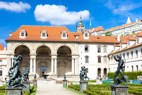 Prague Castle: 1-Hour Introduction Tour with Entry Ticket