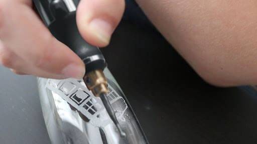 how to engrave glass