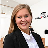 Mara Dethlefs ist Teamassistenz bei Engel & Völkers Heide.