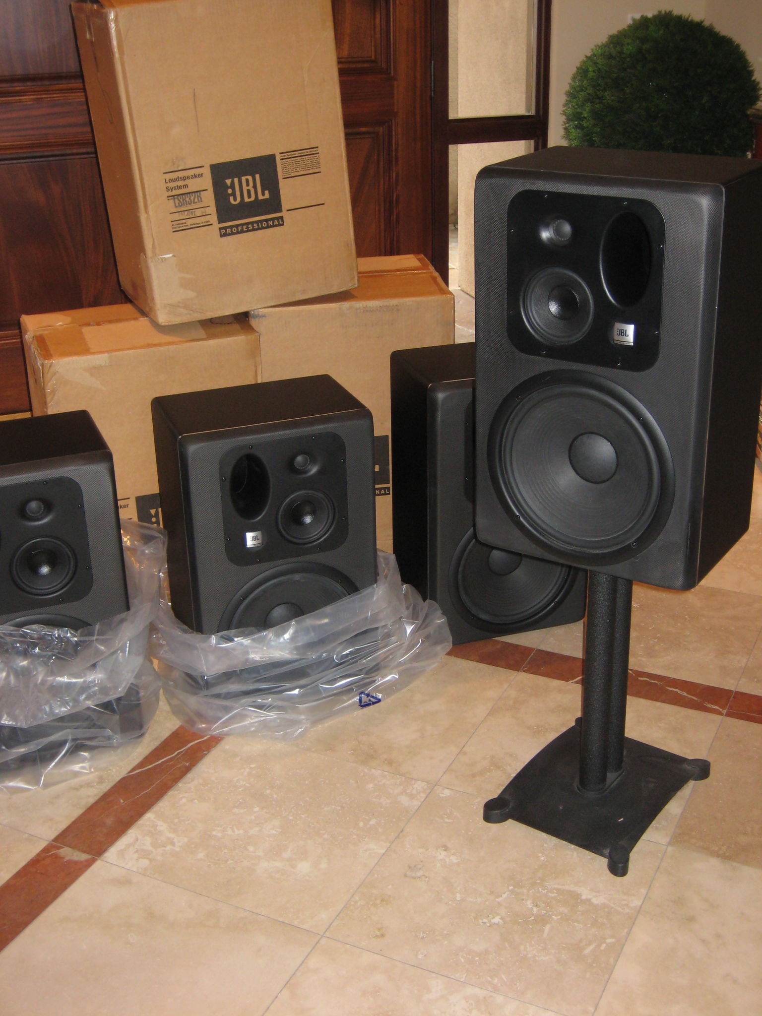 Jbl clearance lsr 32