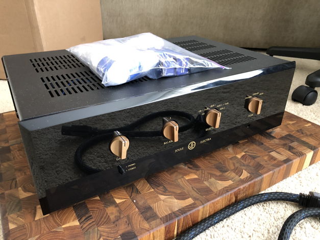 Joule Electra LA-150 All Tube Line Stage Preamp W/Spare...
