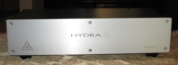 Shunyata Research Hydra Alpha Model-4 20 amp Power Cond...