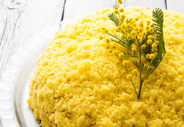 ミモザケーキとは