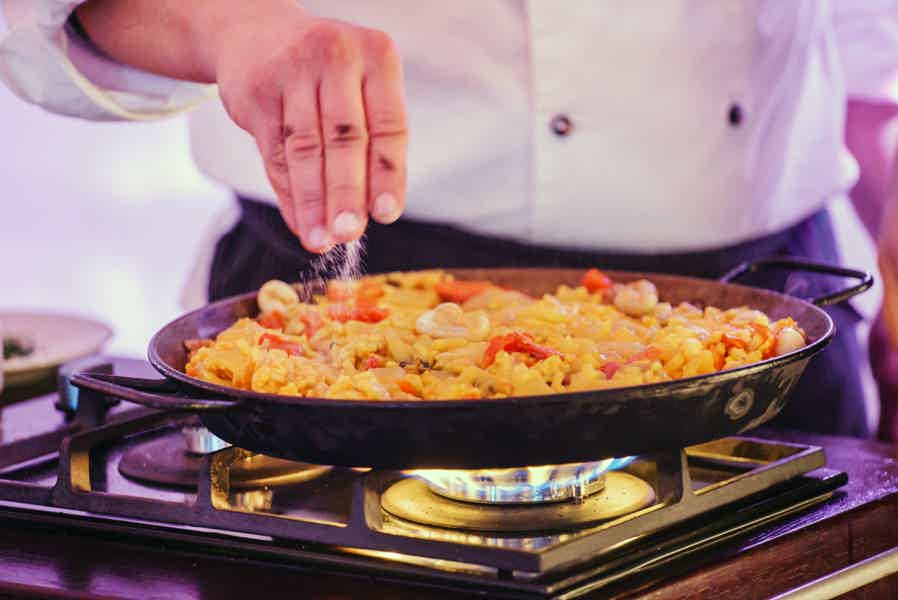 Barcelona: Paella Cooking Experience & Boqueria Market Tour - photo 2