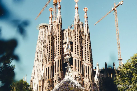 Private Best of Barcelona with Sagrada Familia & Park Güell visit