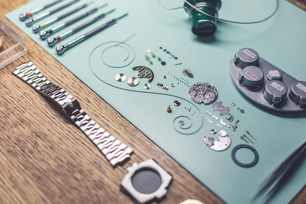 Unbelievable Watch Materials: From Quail Eggshells to Crashed Planes | Chrono 10:10