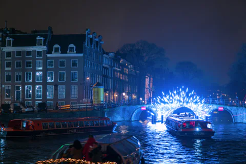 Amsterdam Light Festival: Heated Cruise with Hot Drinks & Bite