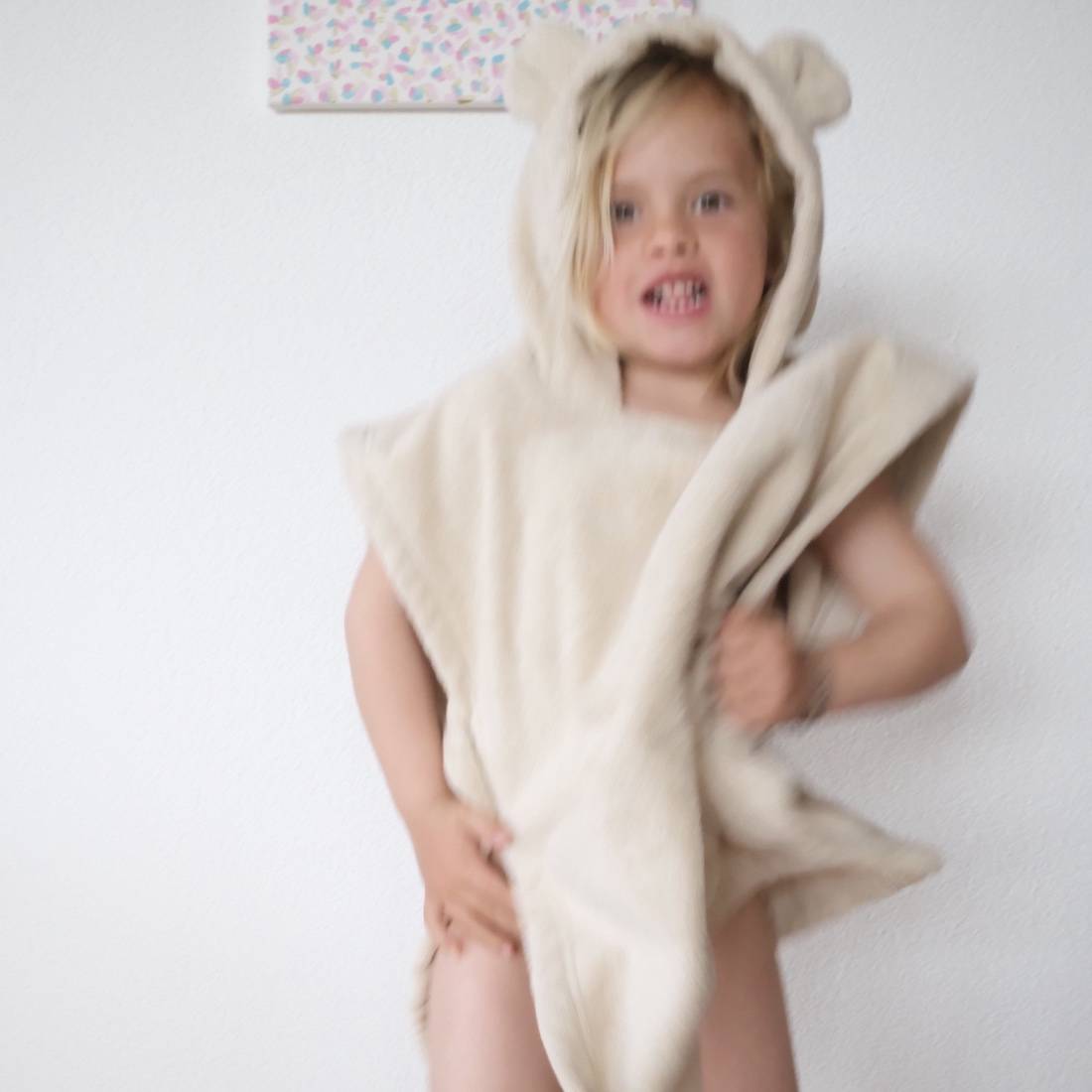 poncho crème beige élégant taille unique joli nous suisse linge plage pratique confortable éponge absorbant doux 100% coton biologique GOTS