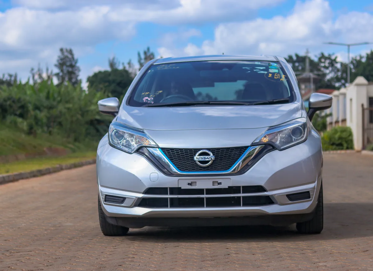 2016 Nissan Note ePower — Royal Max Motors — photo 1 of 11