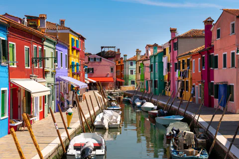 6-hour Murano & Burano Tour with Glassmaking and Lace Museum 