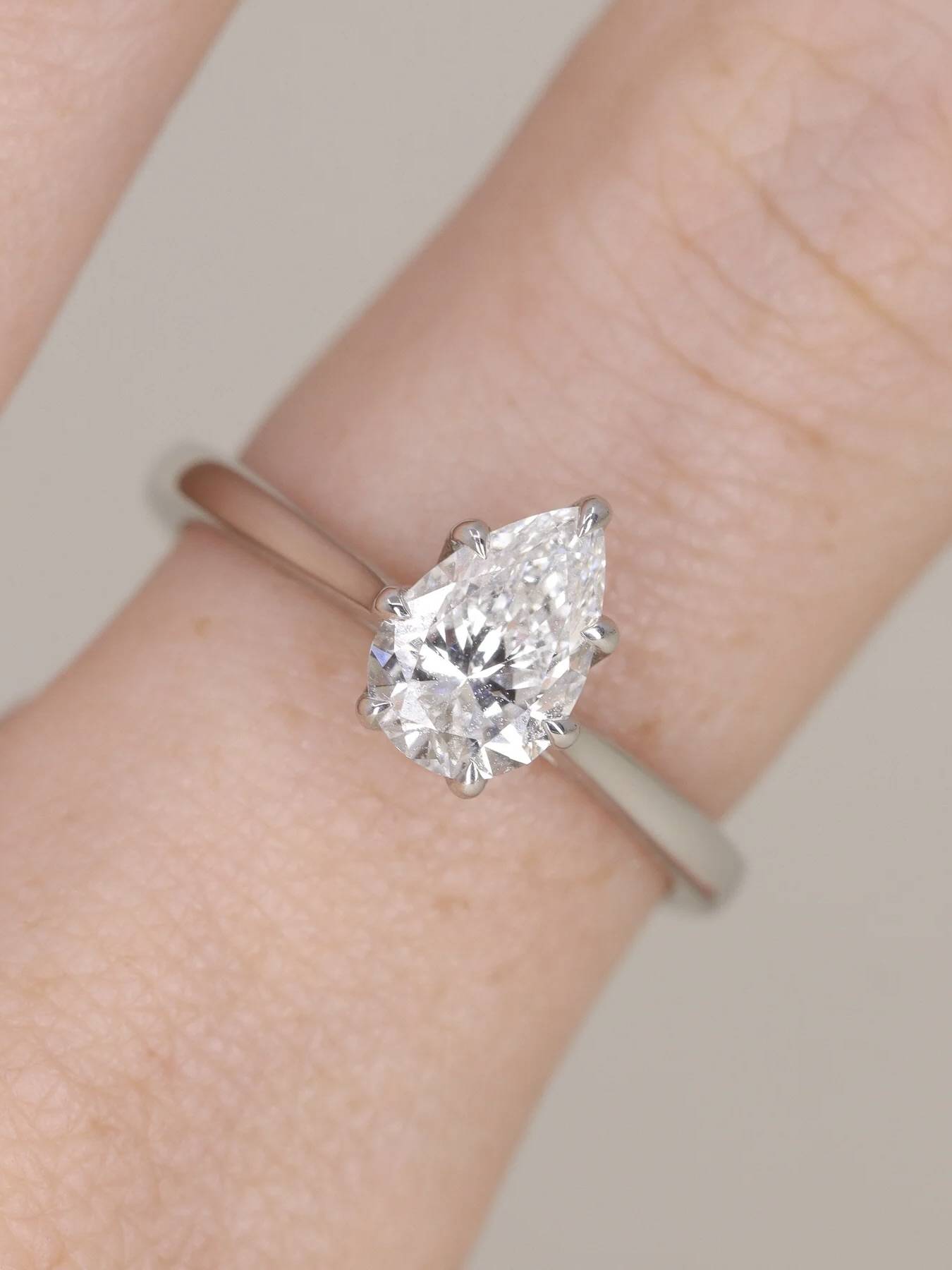 Solitaire engagement ring