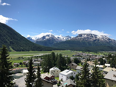  Zug
- Blick über St. Moritz