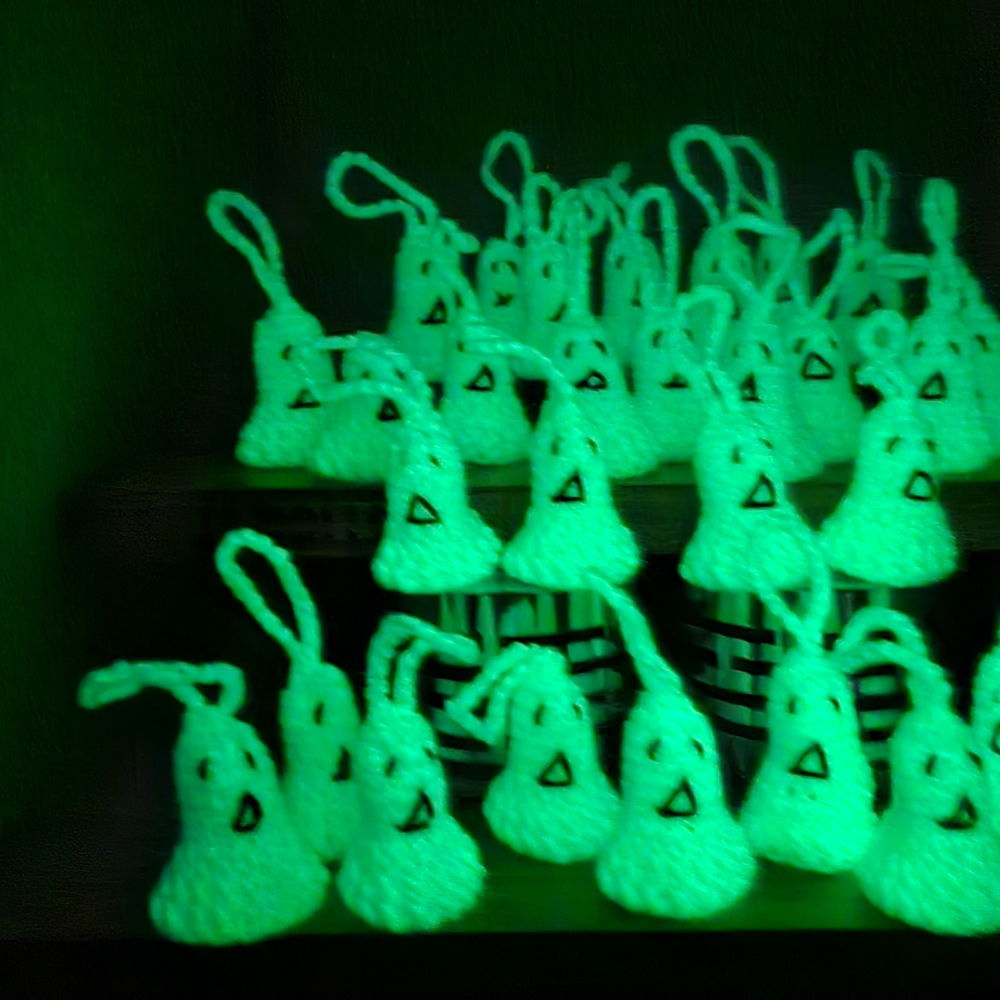 Gratis Patroon: Glow in the dark Spookje: vingerpopje of sleutelhanger