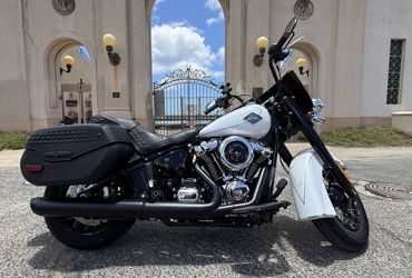2025 HARLEY-DAVIDSON HERITAGE CLASSIC motorcycle for rent near Honolulu, HI