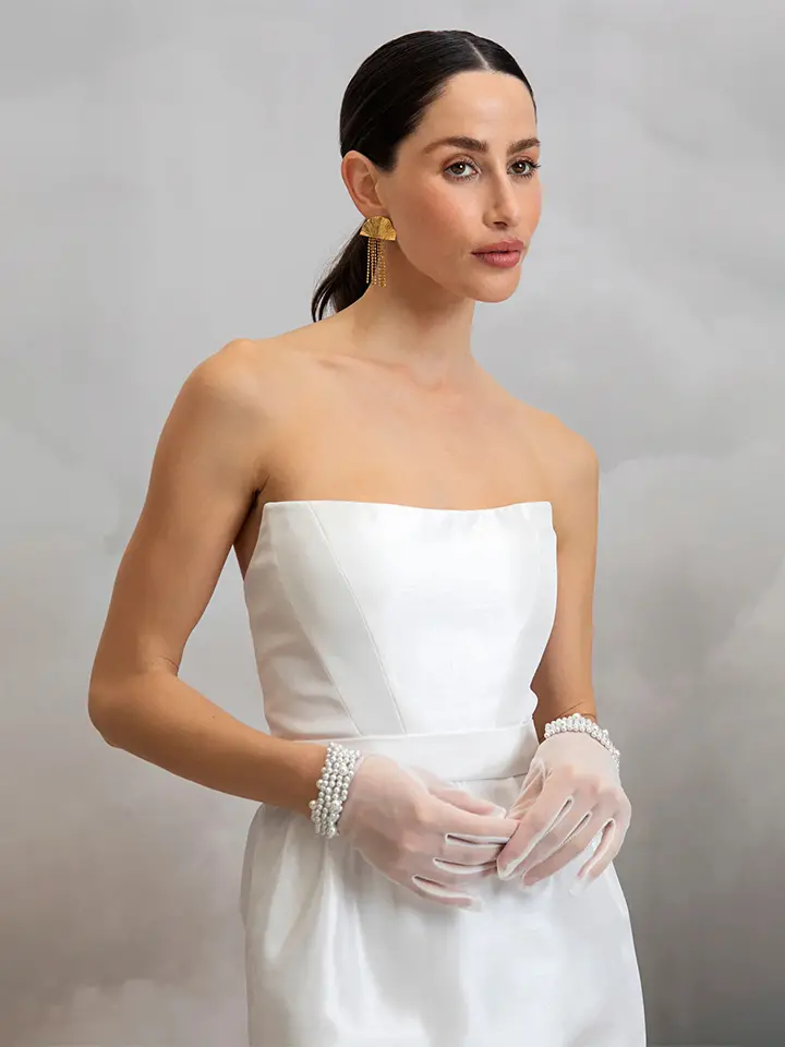 détail avant robe de mariée courte Avalon