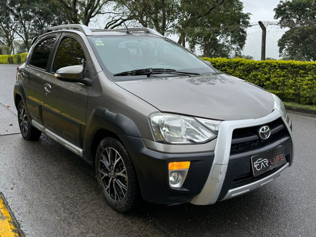 Toyota Etios Cross 2017