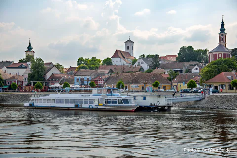 Full-Day Danube Bend Guided Trip with weekend Boat ride option