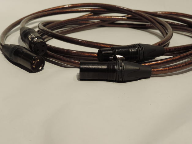 Nuforce IC-700 2m pair of XLR cables