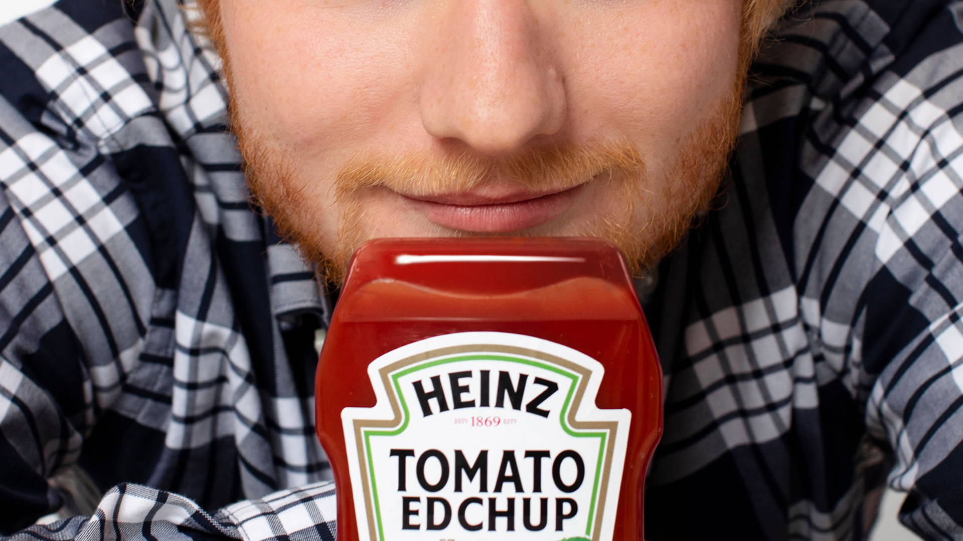 Featured image for Ed Sheeran’s Love of Ketchup Inspires Heinz’s New “Edchup”
