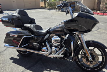 2016 HARLEY-DAVIDSON TOURING ROAD GLIDE ULTRA (VIVID BLACK) motorcycle for rent near LAS VEGAS, NV
