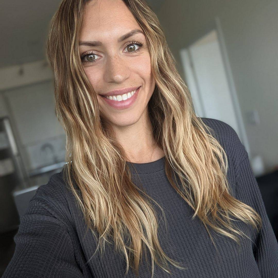 Image of women with wavy hair