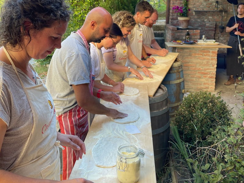 Kochkurse Acqui Terme: Pizza-Kochkurs bei mir zu Hause in den Hügeln