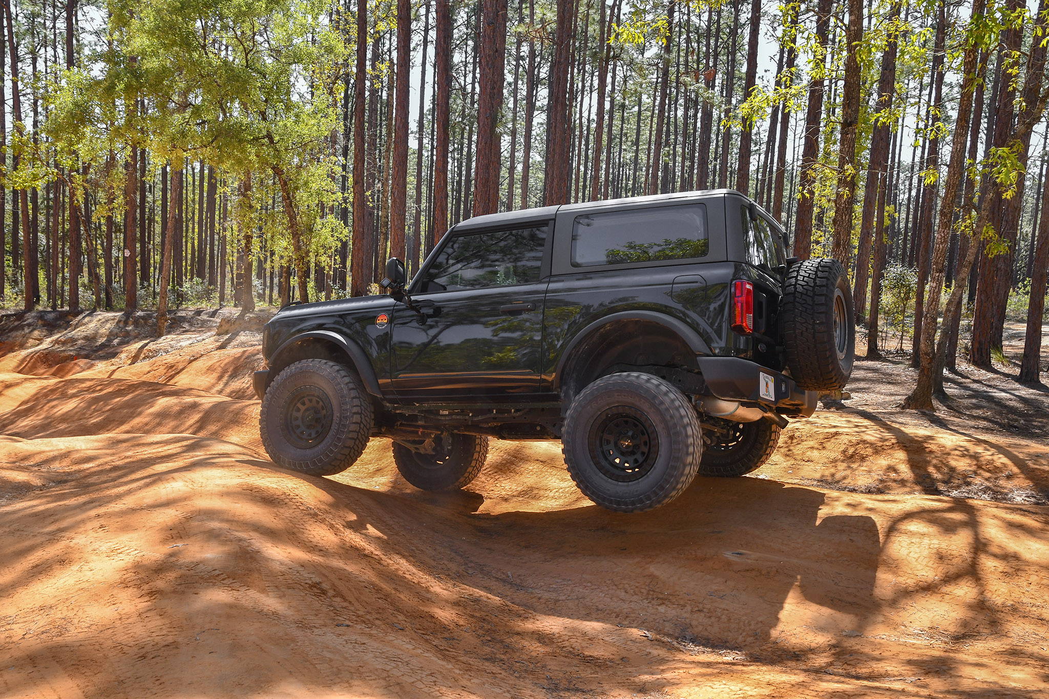 2021 FORD Bronco 2 Door Lifted with the HD Off-Road Overland Sector Venture Wheels in 17x9.0 in All Satin Black and Bronze
