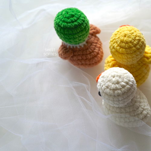 Kostenloses Amigurumi-Muster für gehäkelte Enten