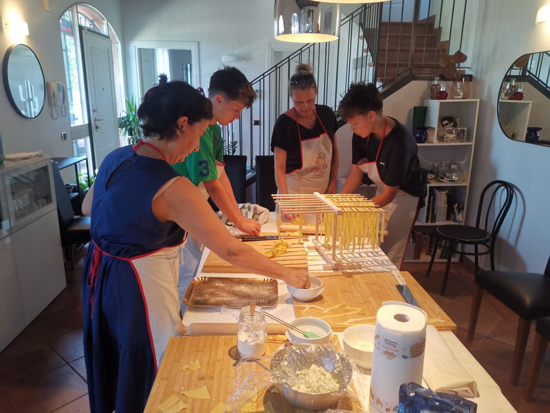 Corsi di cucina Bologna: Pasta fresca della nonna nella campagna fuori città 